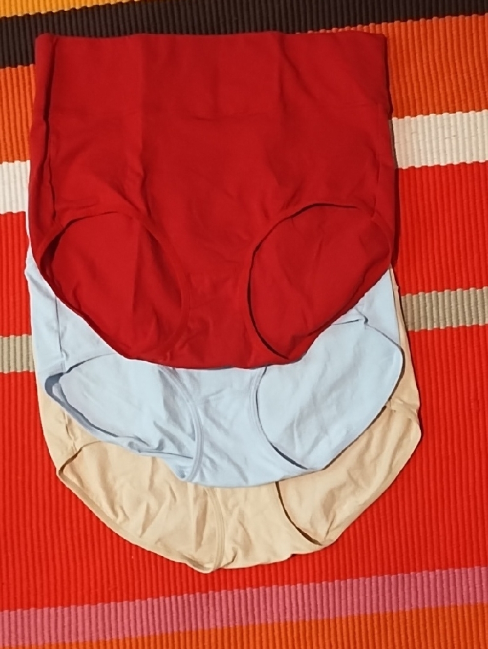 C&C NWOT 3 Pair Women's Panty Set in Red, Light Blue, Beige Size XL.